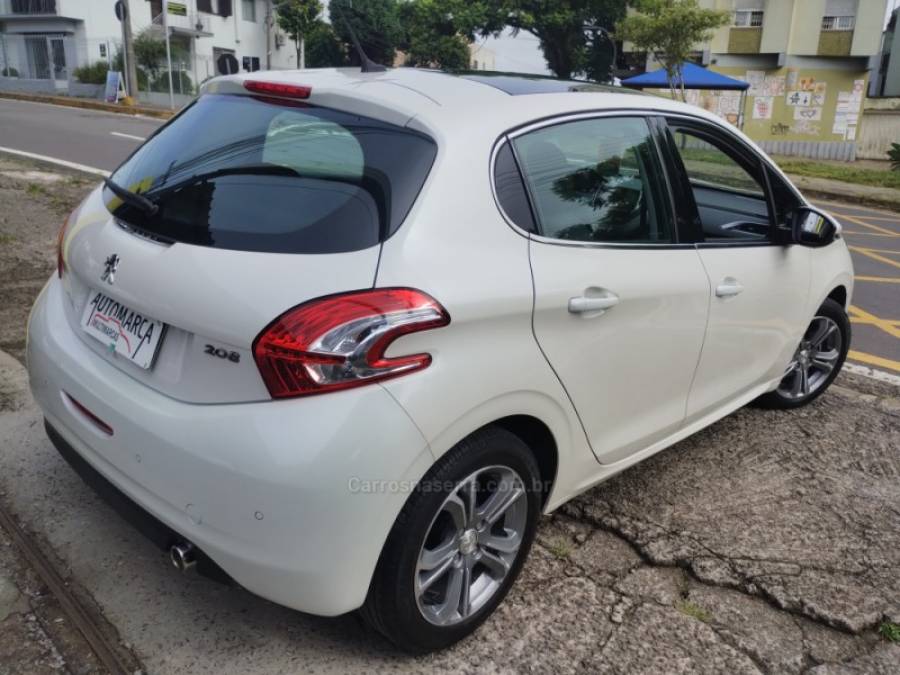 PEUGEOT - 208 - 2013/2014 - Branca - R$ 48.900,00